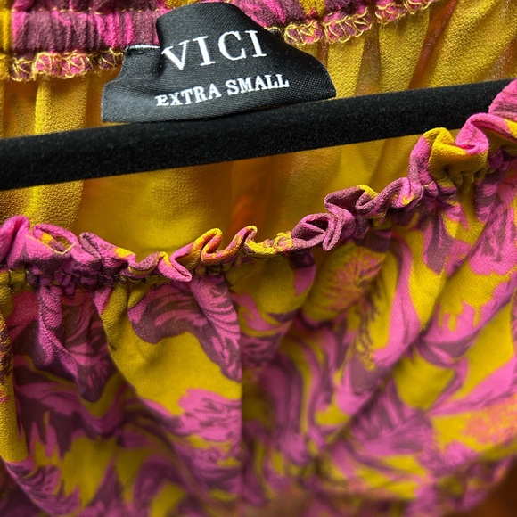 VICI COLLECTION Floral Off-Shoulder Boho Blouse - Picture 5 of 6